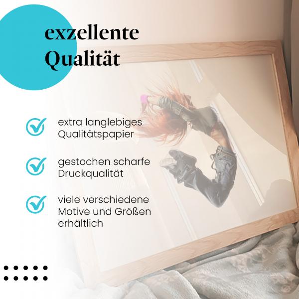 Gerahmtes Wandbild "Tänzerin, Sprung, Dynamik", langlebiges Papier, verschiedene Größen erhältlich.